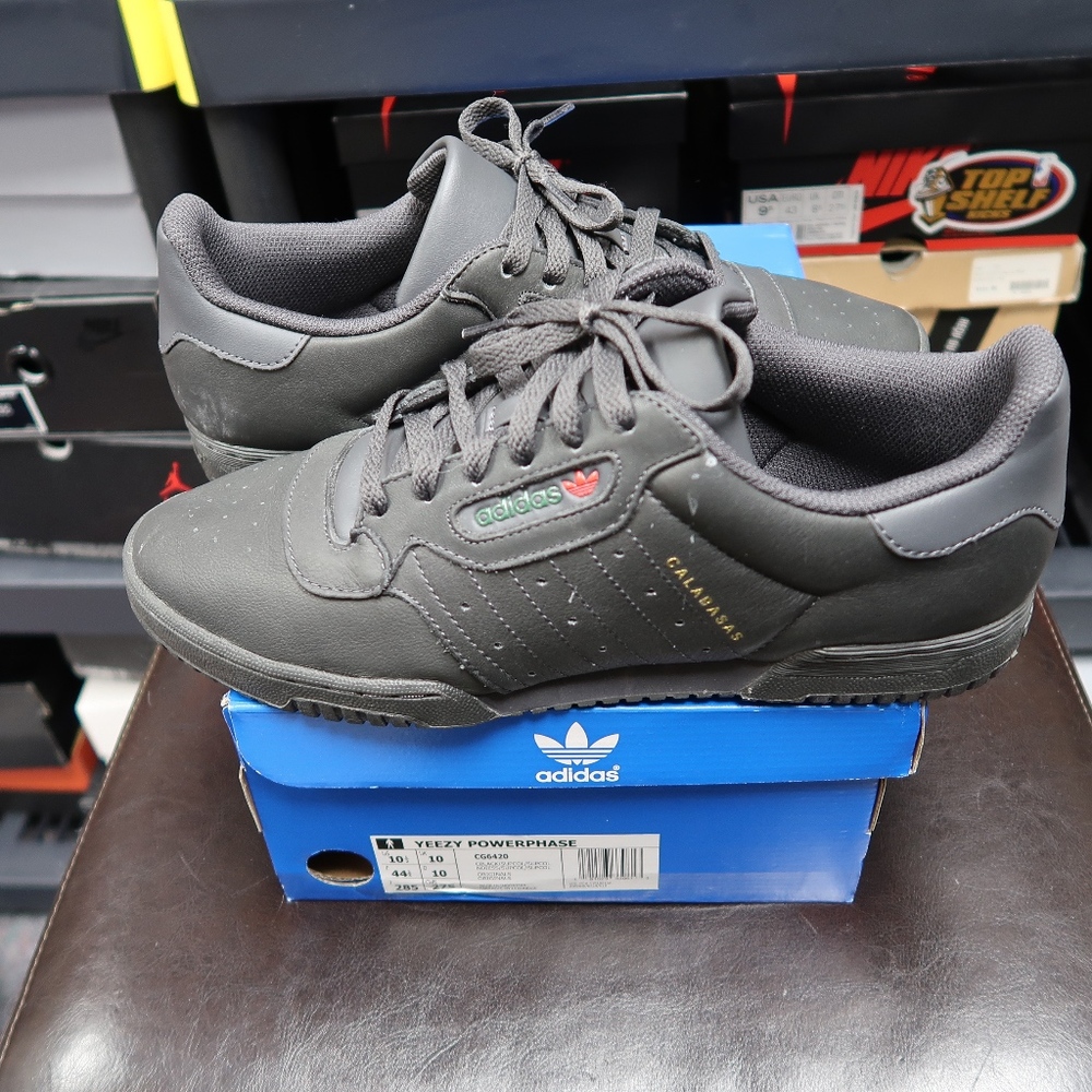 Adidas Yeezy Powerphase size 8
